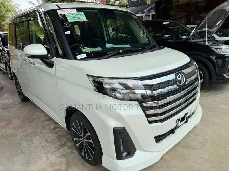 Toyota Roomy Custom GT 2024