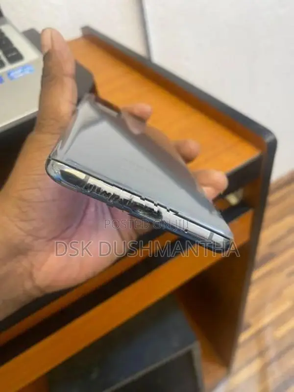 Samsung Galaxy S20+ (Used)