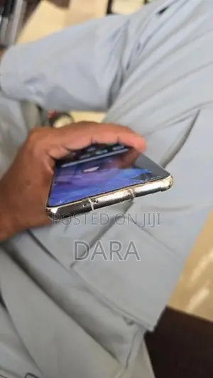 Samsung Galaxy S21 5G (Used)