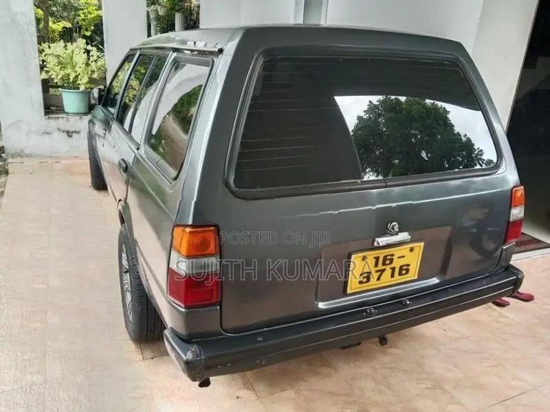 Nissan AD Wagon 1987