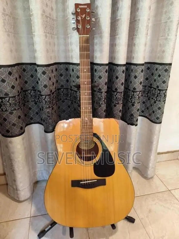 Yamaha F310 Guitar