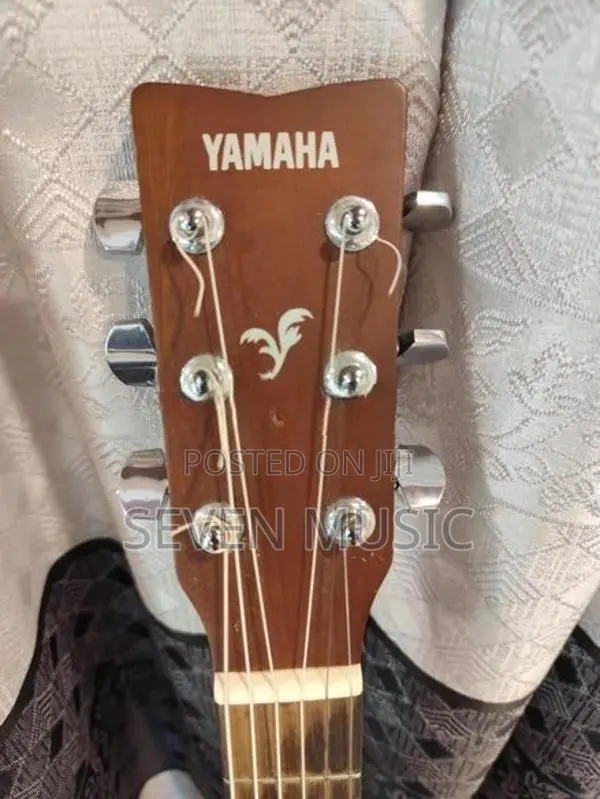 Yamaha F310 Guitar