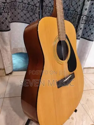 Yamaha F310 Guitar