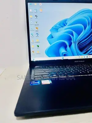 Asus Vivobook 15 16GB RAM 512 GB NVME SSD
