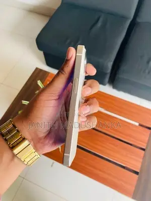 Apple iPhone 13 (Used)