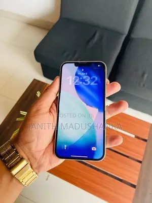 Apple iPhone 13 (Used)
