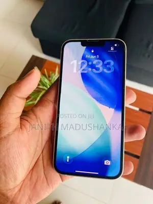 Apple iPhone 13 (Used)
