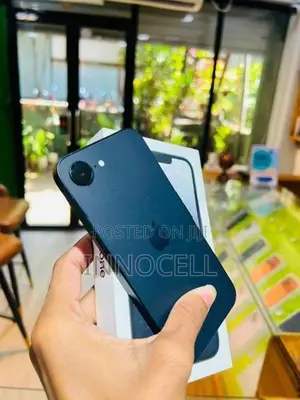 Apple iPhone 16e 128GB (Used)