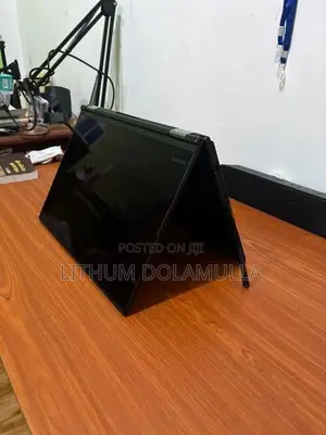 Lenovo Yoga 370 Touchscreen Laptop i3 7th Gen