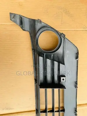 TOYOTA PRIUS ZVW30 BUMPER LOWER SHELL RECONDITION AVAILABLE!