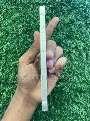 Apple iPhone 13 (Used)