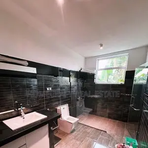 Luxury Modern Home in Bokundara