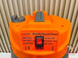 Vacuum Cleaner 22 L Giant Wet/ Dry