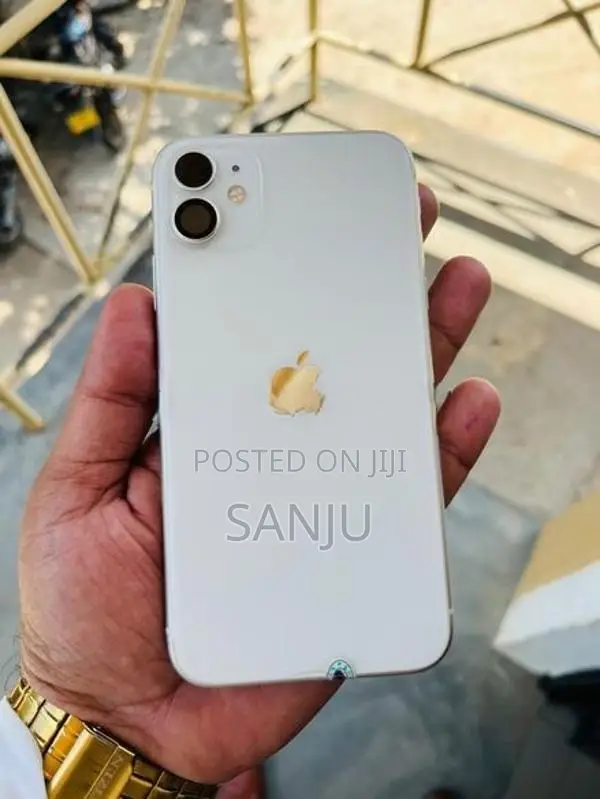 Apple iPhone 11 (Used)