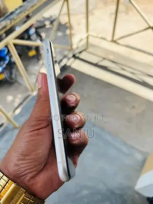 Apple iPhone 11 (Used)