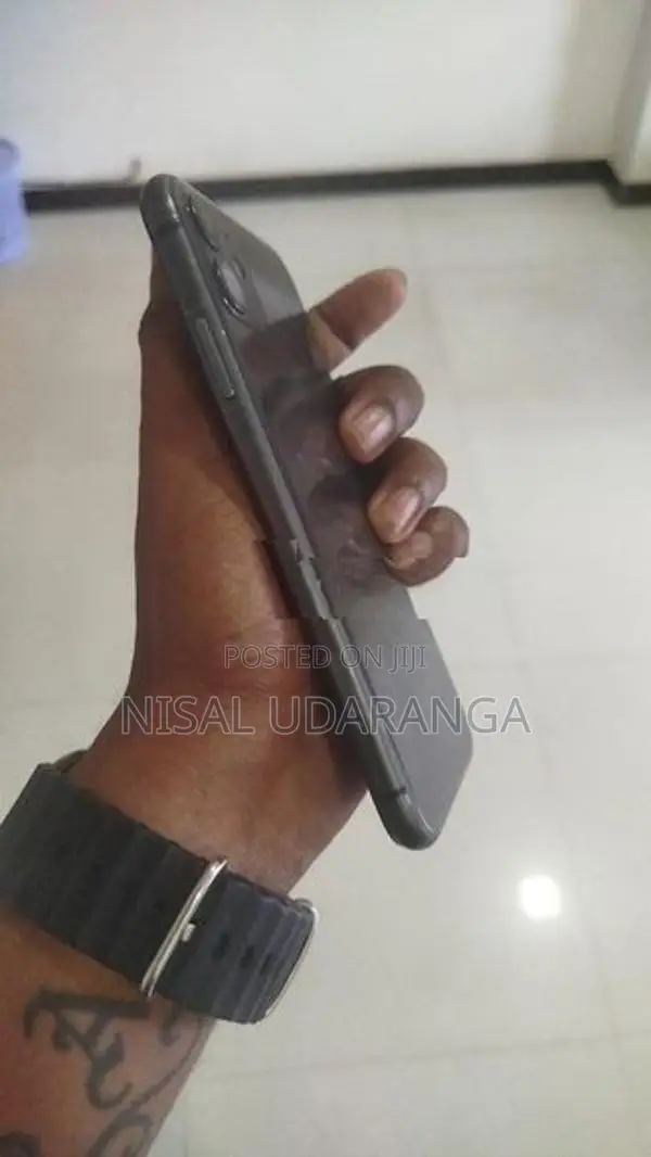 Apple iPhone 11 (Used)