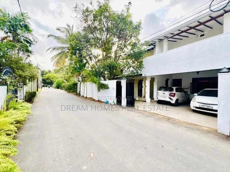 Modern 5BR House on 15 Perches for Sale in Boralesgamuwa