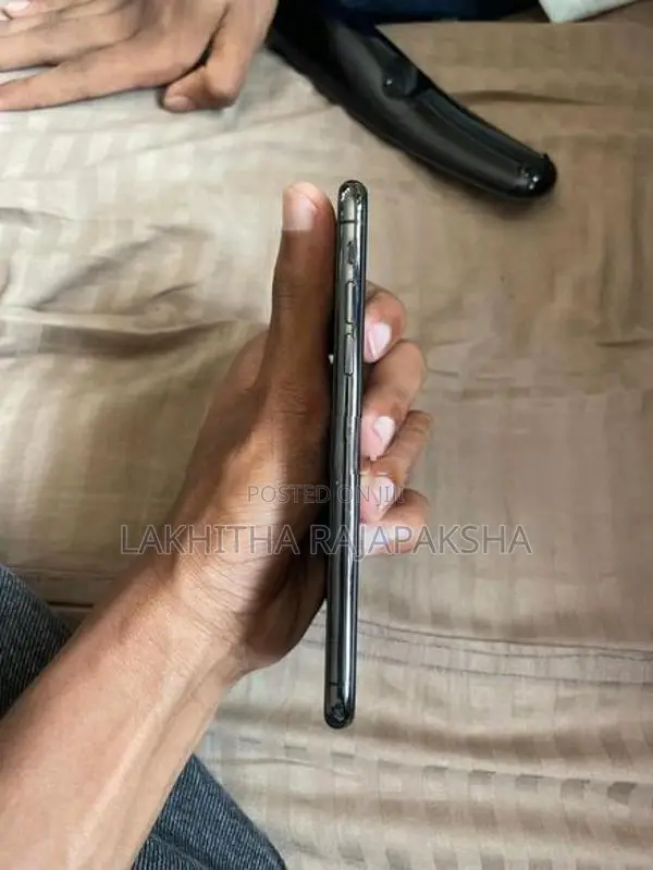 Apple iPhone X (Used)