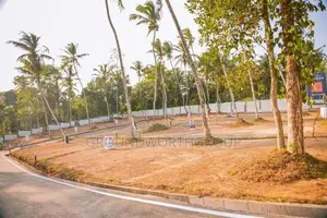 Valuable Land for Sale in Vidyala Junction s5