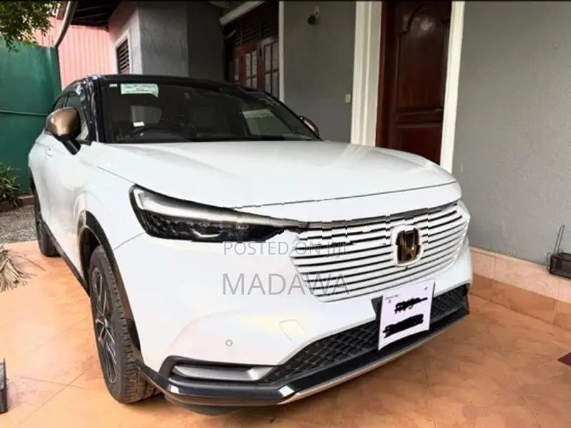 Honda Vezel Z Play Gold Moonroof 2023