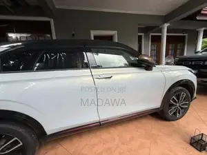 Honda Vezel Z Play Gold Moonroof 2023