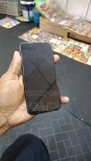 Apple iPhone 7 (Used)