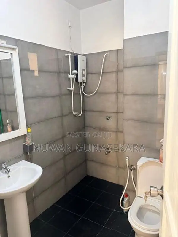 Apartment for Rent in Ovel Veiw Colombo 8