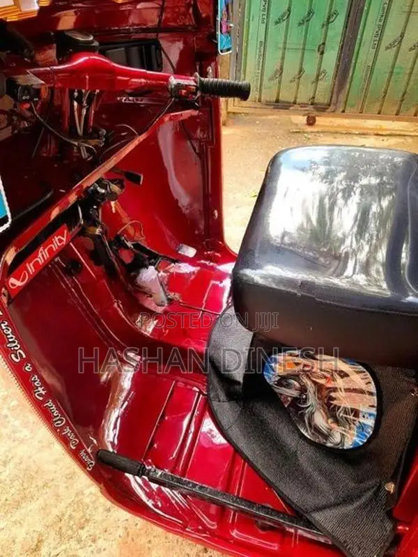 Bajaj RE 2006