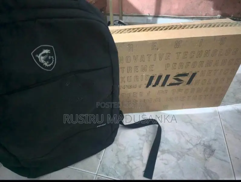 MSI Thin 15 B12UC Laptop
