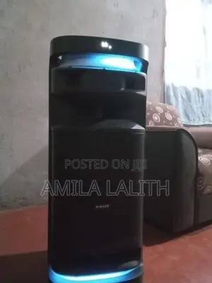 Singer Karaoke Party Box Speaker