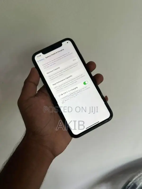 Apple iPhone 11 (Used)