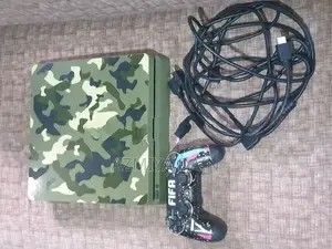 PS4 Slim
