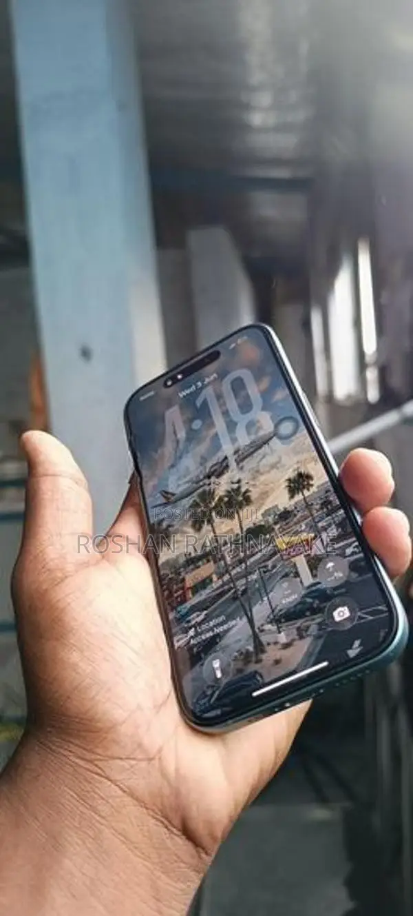 Apple iPhone 16 (Used)