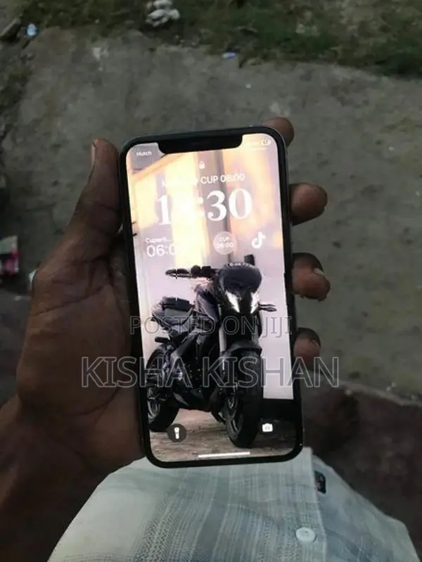 Apple iPhone XS (Used)