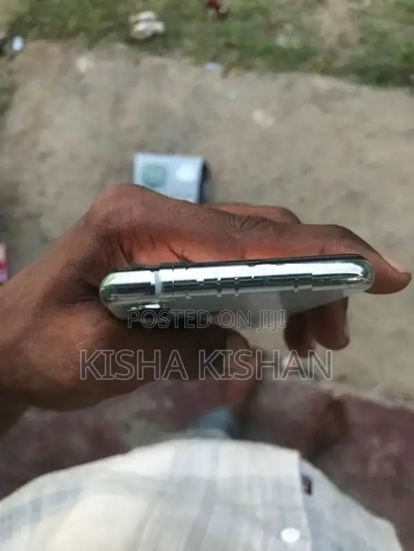 Apple iPhone XS (Used)