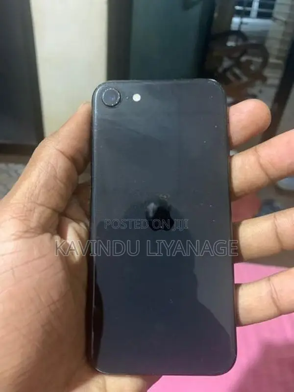 Apple iPhone SE (Used)