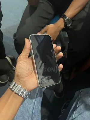 Apple iPhone 16 (Used)