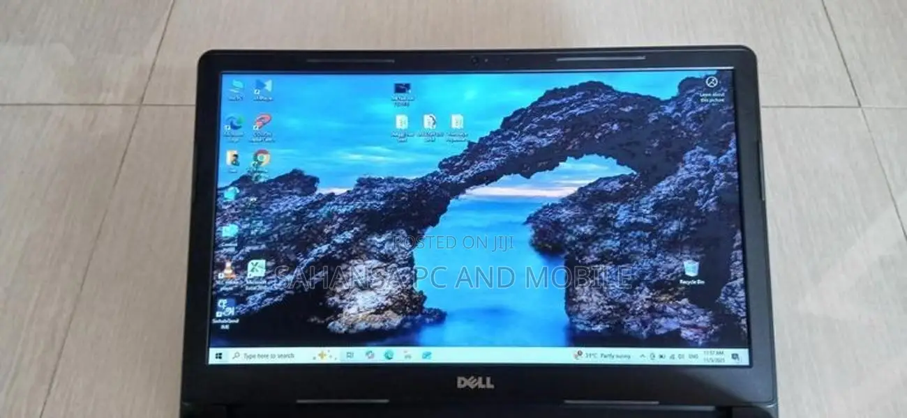 Dell i3 2.20Ghz 08th Gen 08GB/256GB Laptop
