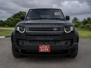 Land Rover Defender 110 BLACK MODEL P300 2023