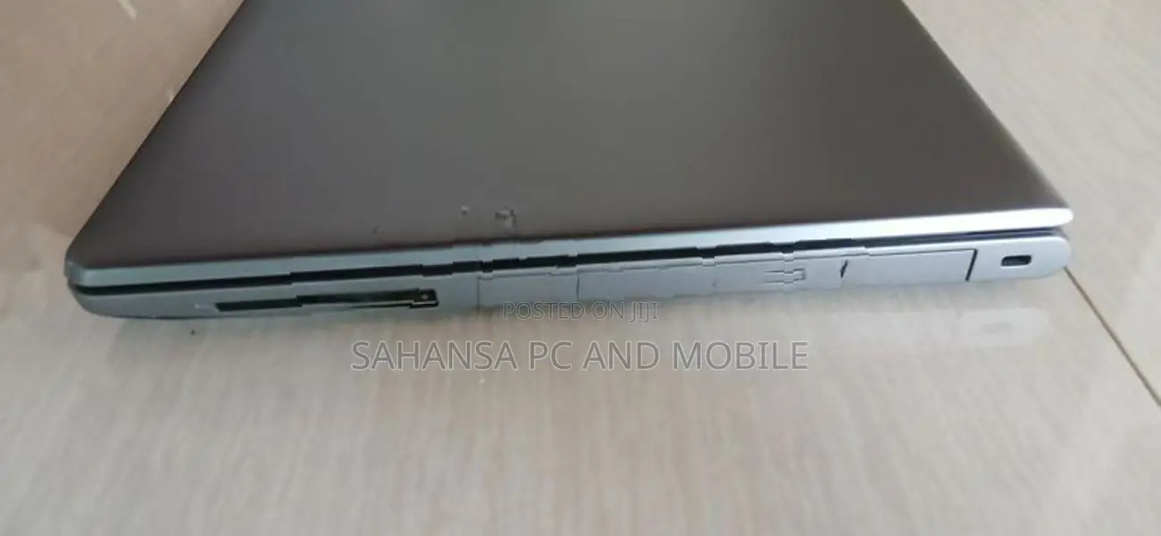 Dell i3 2.20Ghz 08th Gen 08GB/256GB Laptop