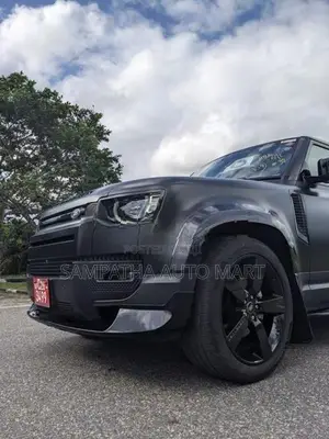 Land Rover Defender 110 BLACK MODEL P300 2023