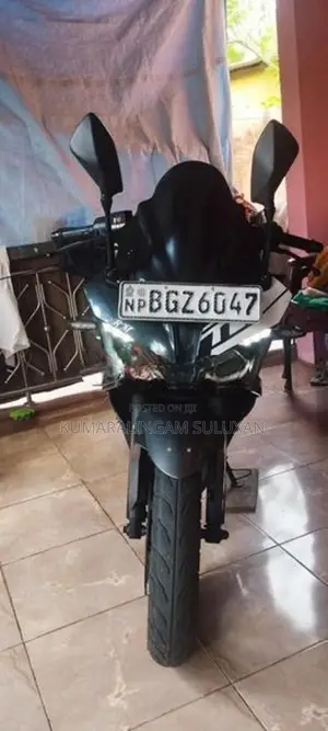 Bajaj Pulsar RS200 2018