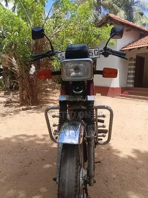 Hero CD 100 2006