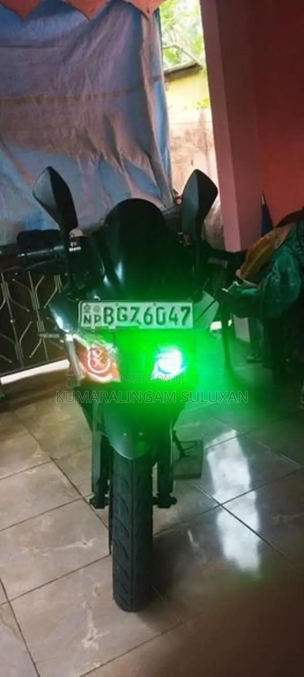Bajaj Pulsar RS200 2018