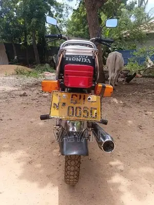 Hero CD 100 2006