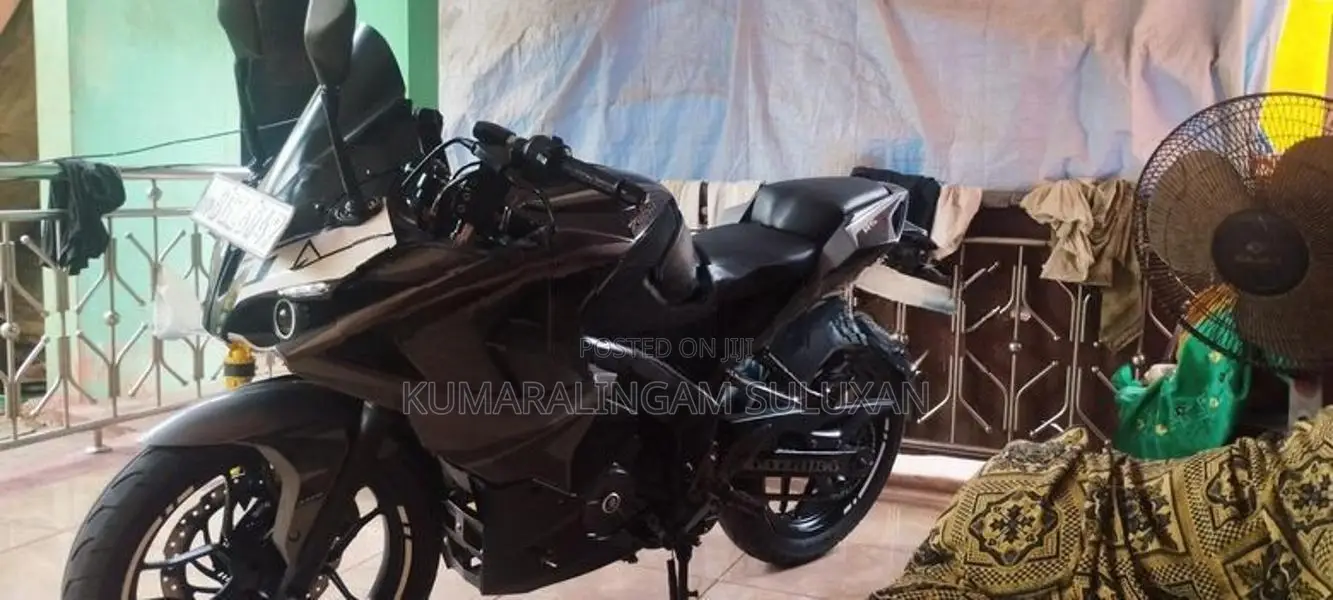 Bajaj Pulsar RS200 2018