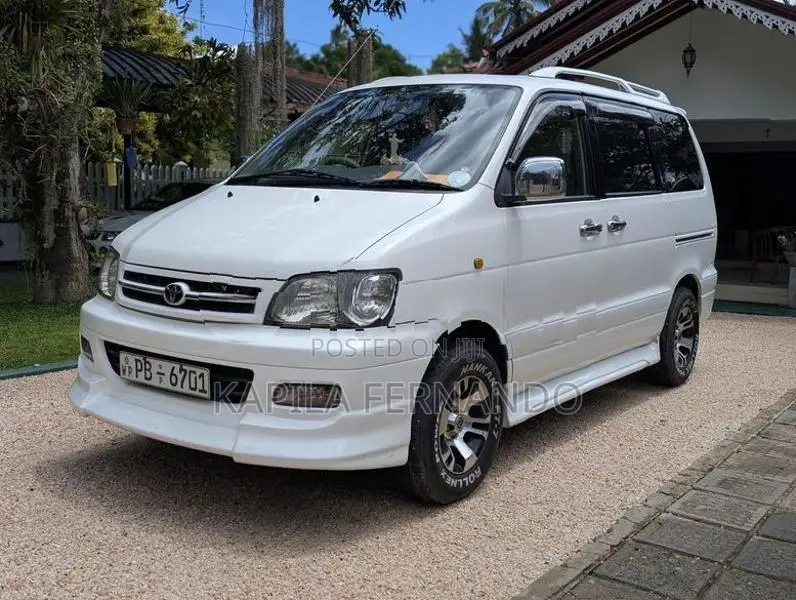 Toyota Noah KR42 2003