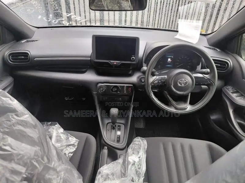 Toyota Yaris X Grade 2024