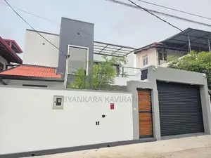 Uncommon Luxury House For Sale in Piliyandala