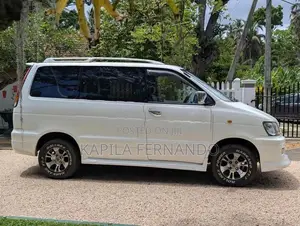 Toyota Noah KR42 2003